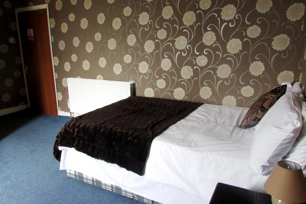 Amber Guesthouse Derby Bagian luar foto
