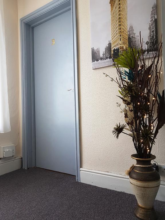 Amber Guesthouse Derby Bagian luar foto
