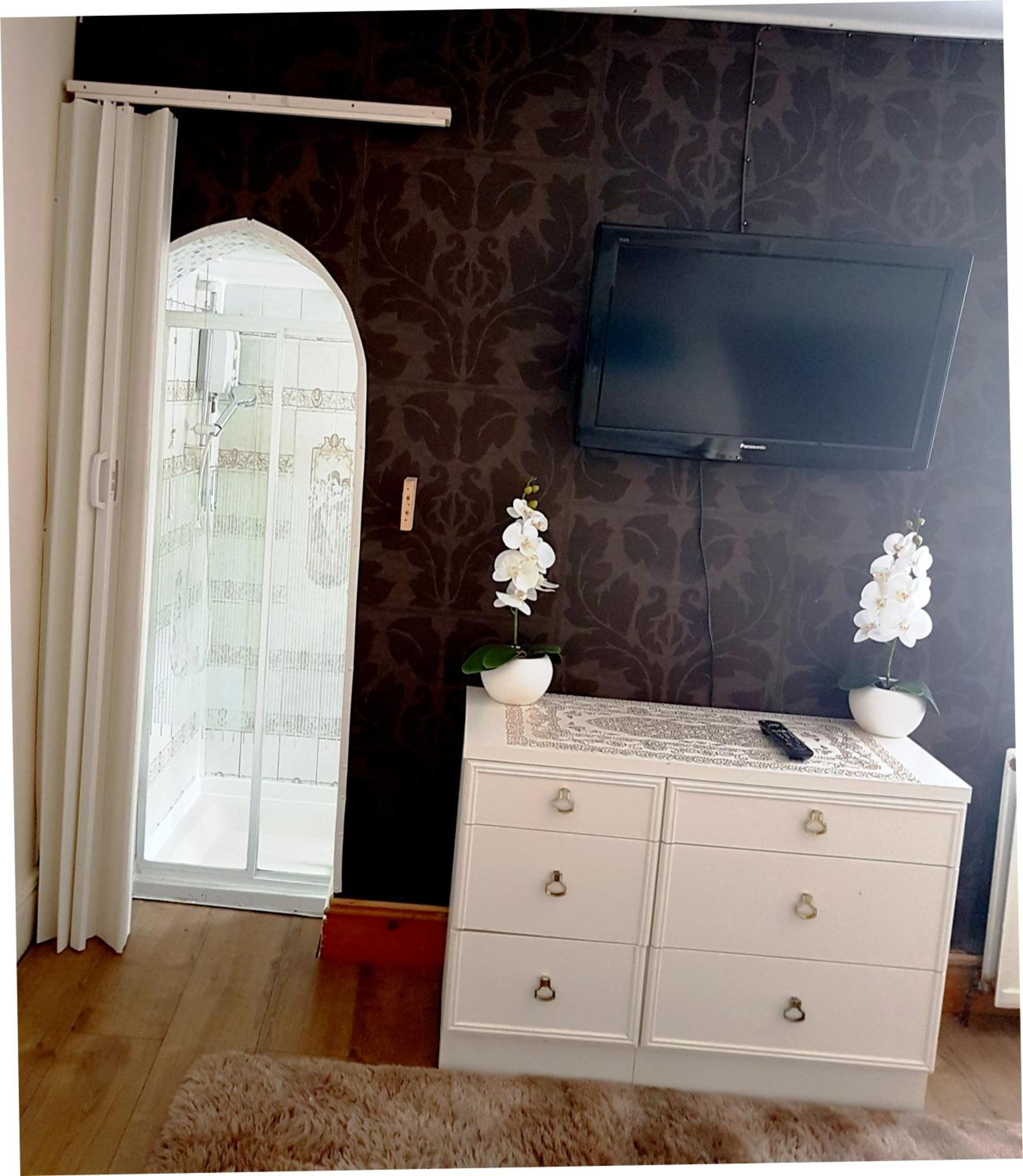 Amber Guesthouse Derby Bagian luar foto